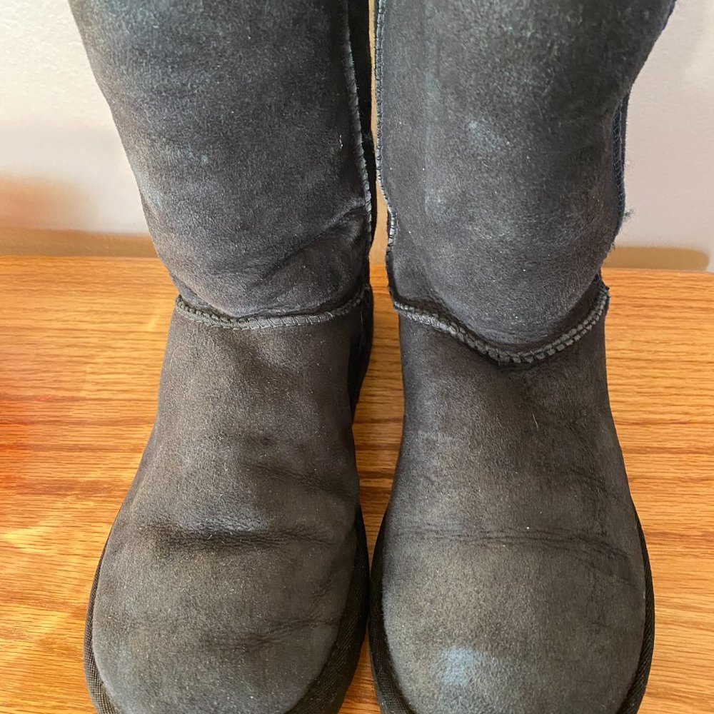 Medium Height UGG Boots - Picture 8 of 9